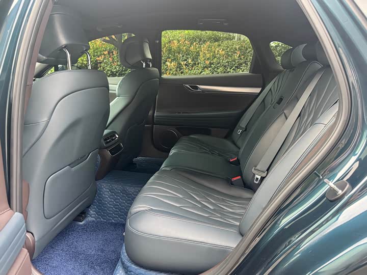 Фото 14 - Genesis G80