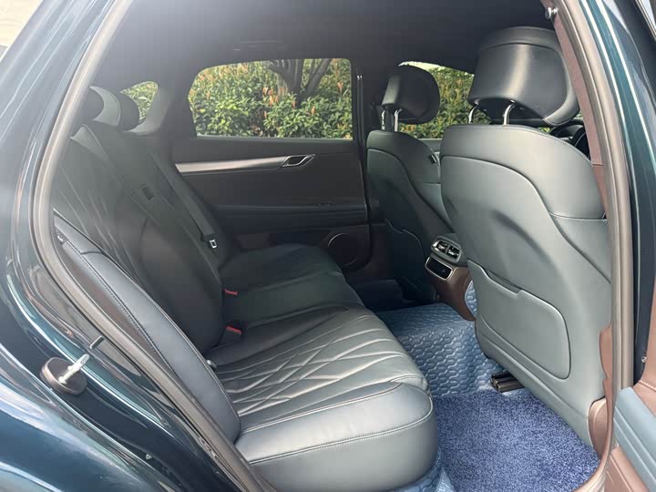 Фото 15 - Genesis G80