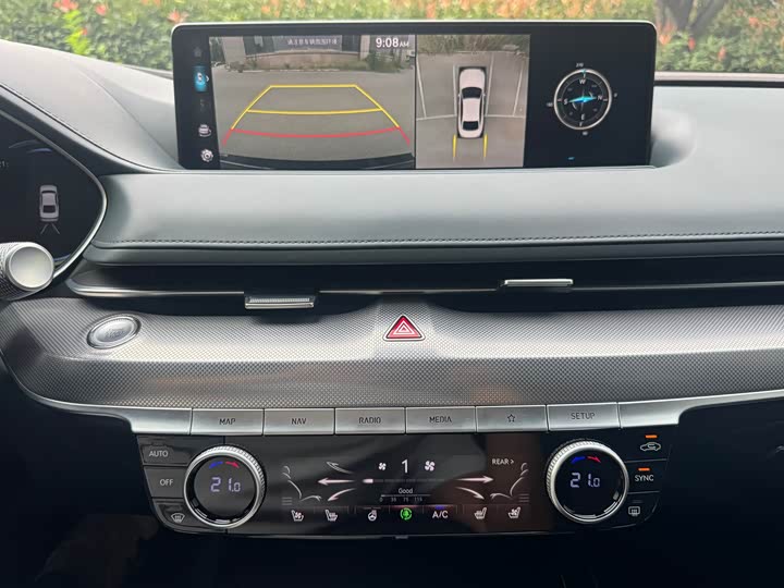 Фото 17 - Genesis G80