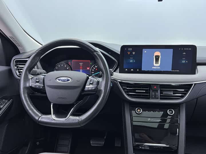 Фото 24 - Ford Escape