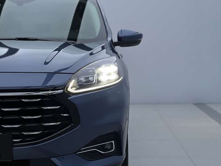 Фото 4 - Ford Escape