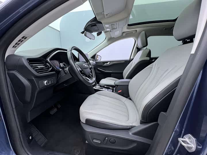 Фото 8 - Ford Escape