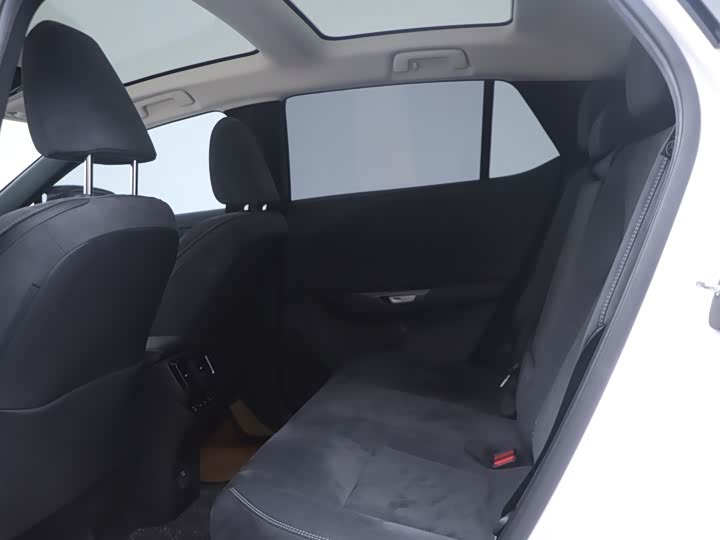 Фото 18 - Lexus RZ