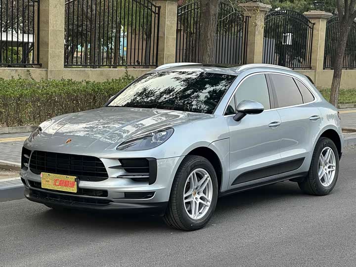 Фото 1 - Porsche Macan