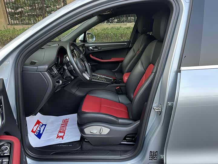 Фото 12 - Porsche Macan