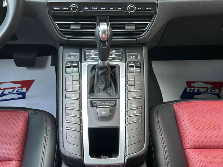 Фото 17 - Porsche Macan