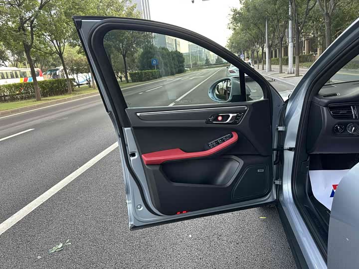 Фото 8 - Porsche Macan