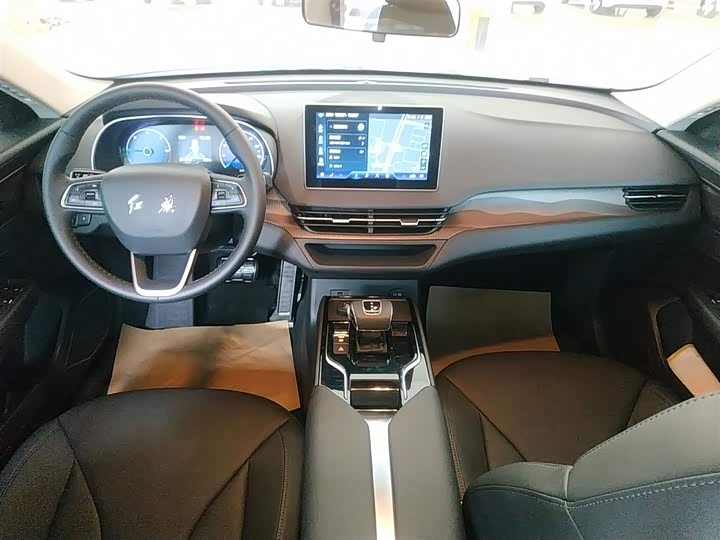 Фото 7 - Hongqi E-QM5