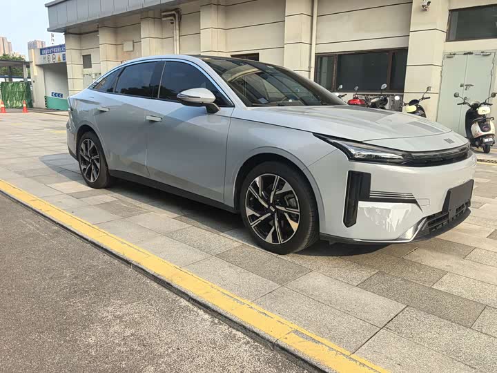 Фото 3 - Geely Galaxy L6