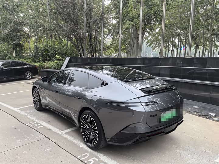 Фото 3 - Avatr 12