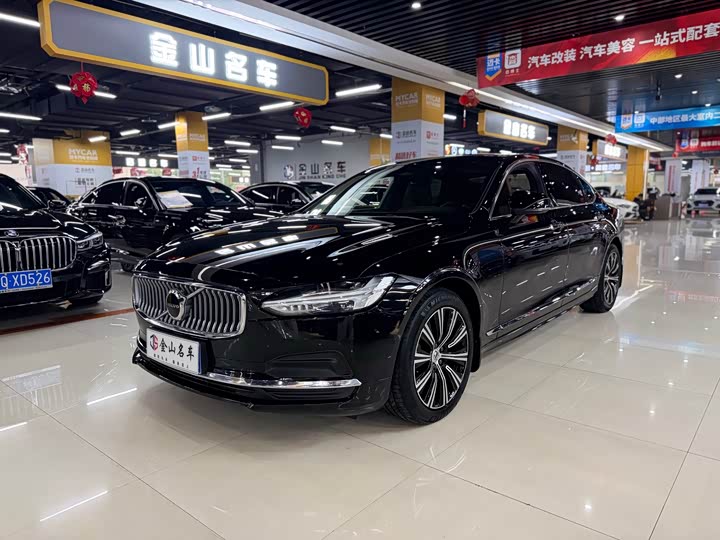 Фото 1 - Volvo S90