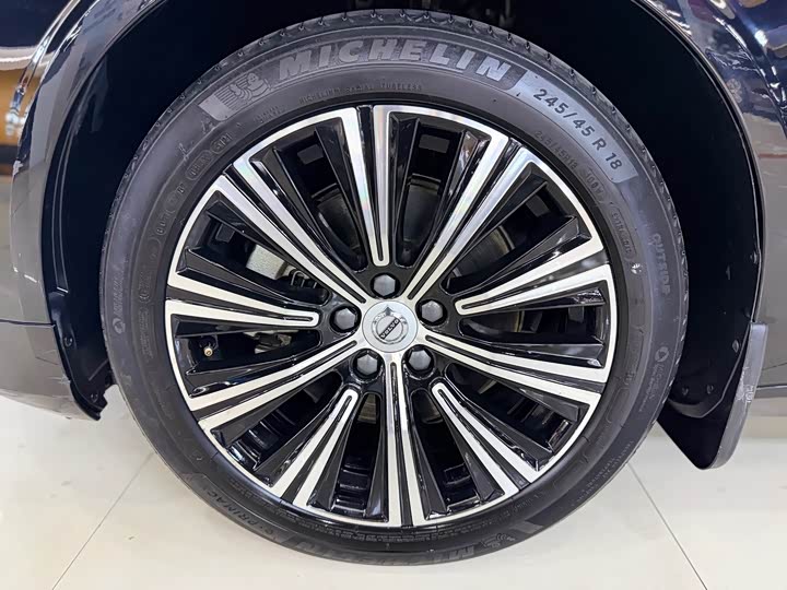 Фото 5 - Volvo S90