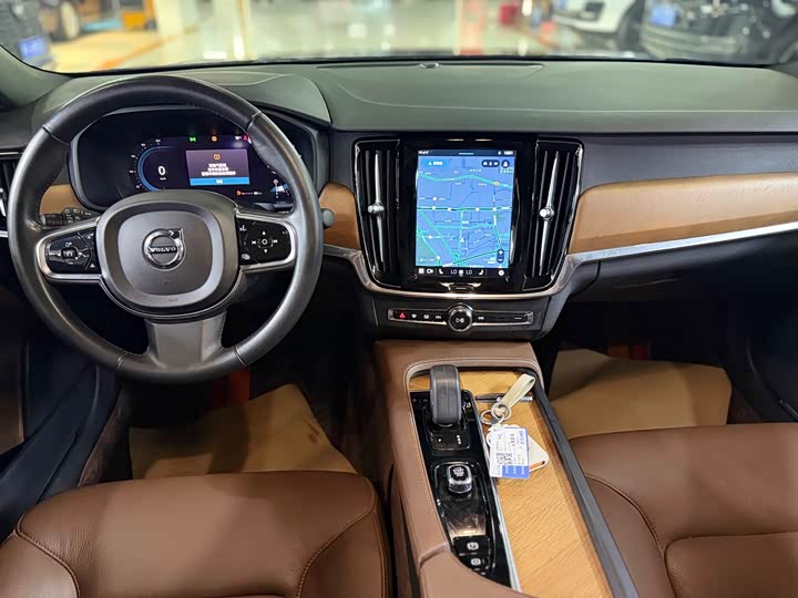 Фото 8 - Volvo S90