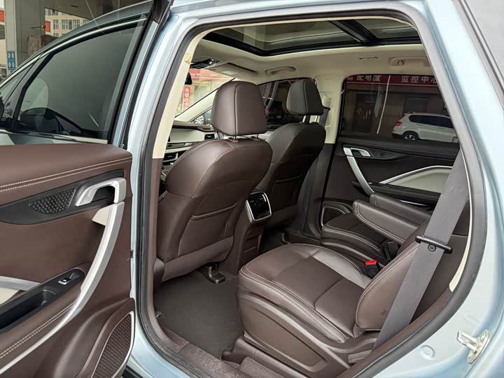 Фото 12 - Geely Jiaji