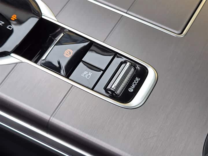 Фото 16 - Hongqi HS7 Hybrid