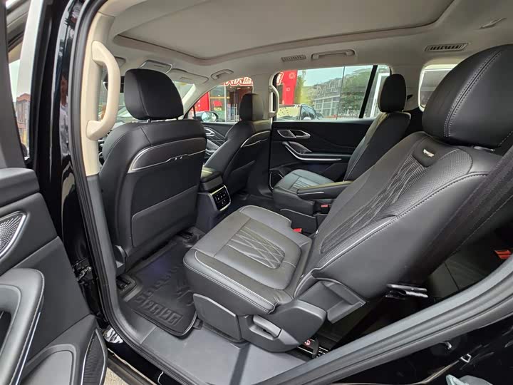 Фото 30 - Hongqi HS7 Hybrid