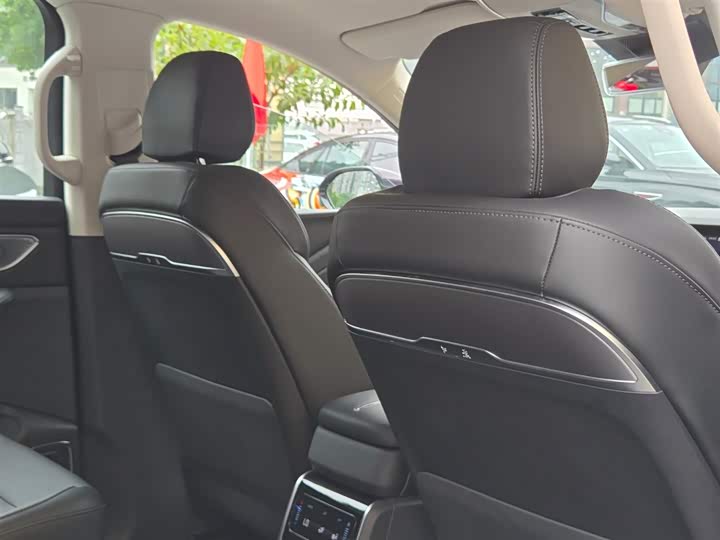 Фото 33 - Hongqi HS7 Hybrid