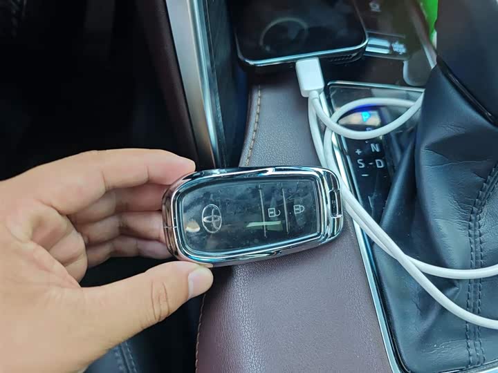 Фото 12 - Toyota Harrier