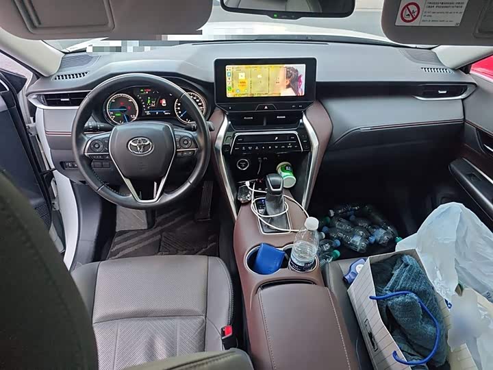 Фото 13 - Toyota Harrier