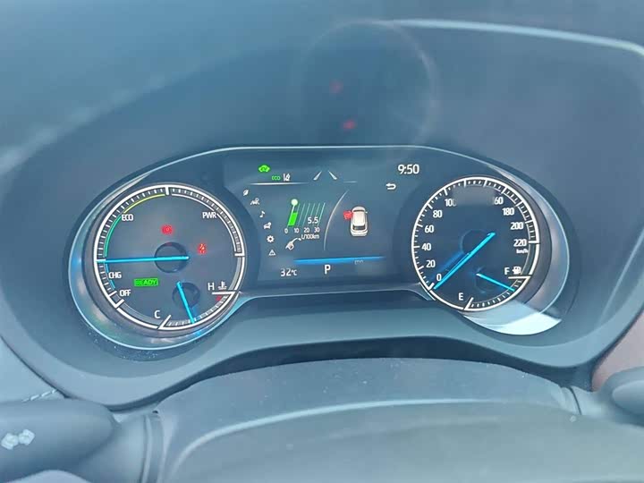 Фото 4 - Toyota Harrier