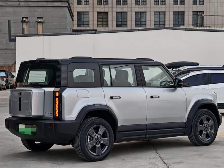 Фото 4 - Chery iCar 03