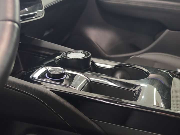 Фото 4 - Buick Envision Plus