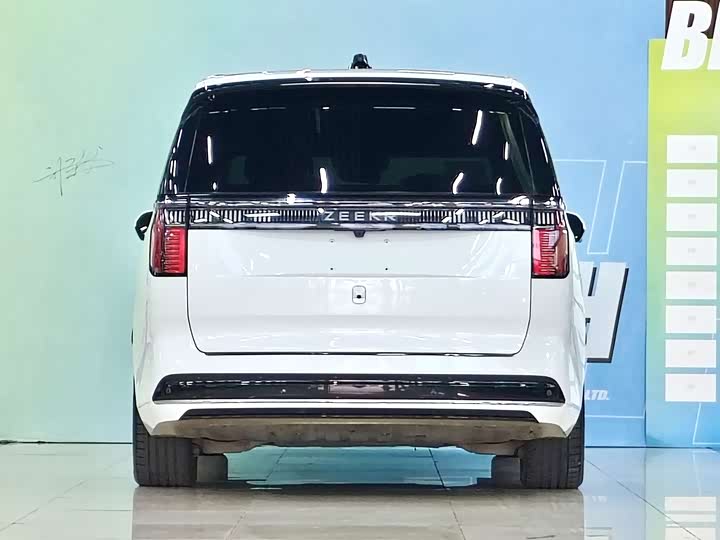 Фото 5 - Zeekr 009