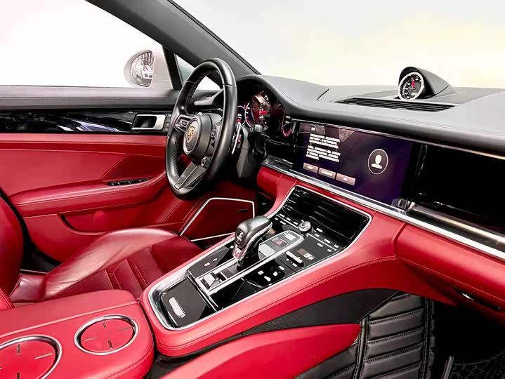 Фото 11 - Porsche Panamera