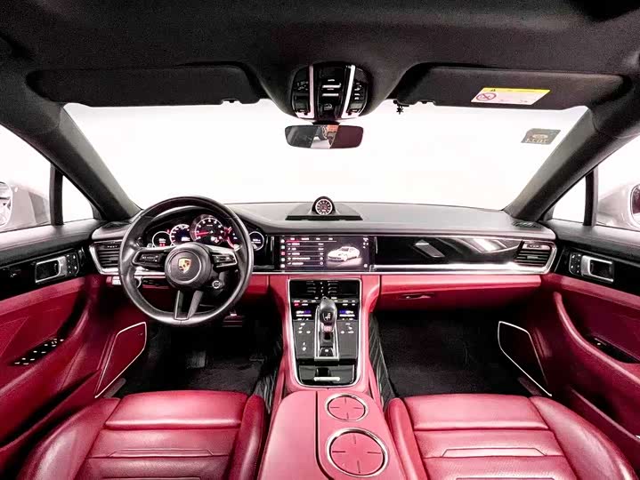 Фото 12 - Porsche Panamera