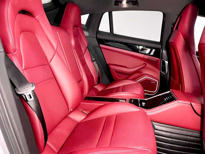 Фото 14 - Porsche Panamera