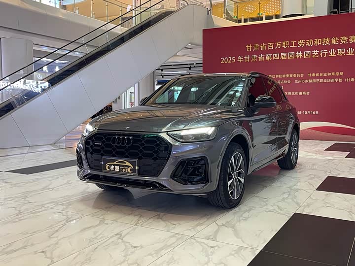 Фото 1 - Audi Q5L