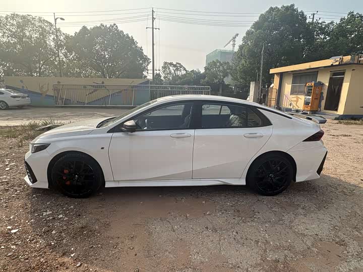 Фото 4 - GAC Trumpchi Empow R