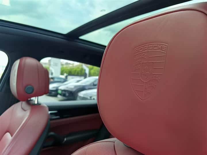 Фото 10 - Porsche Cayenne