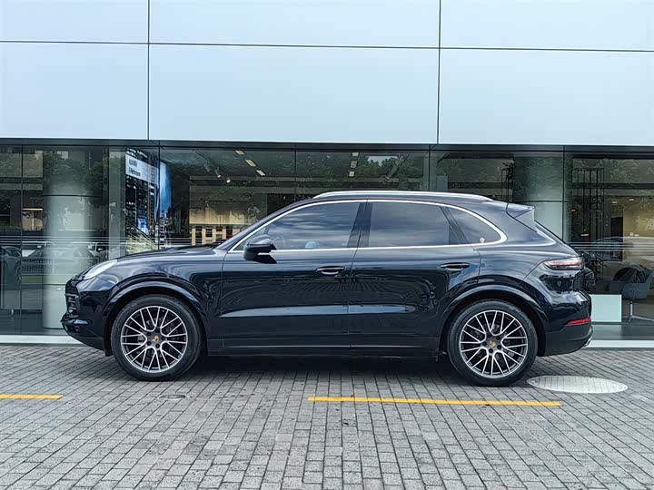 Фото 2 - Porsche Cayenne