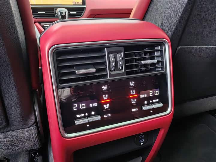 Фото 22 - Porsche Cayenne