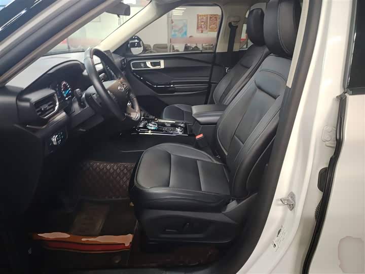 Фото 15 - Ford Explorer