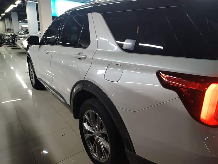 Фото 5 - Ford Explorer