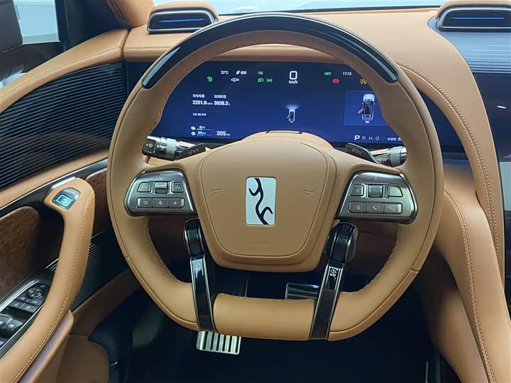 Фото 13 - BYD Yangwang U8