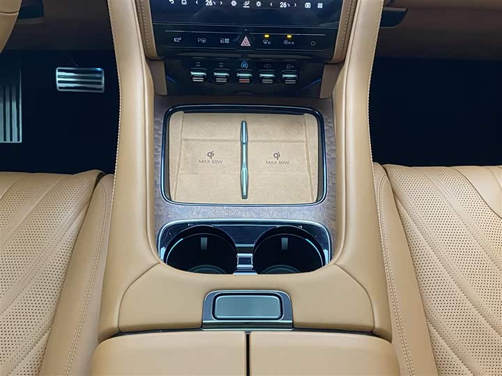 Фото 21 - BYD Yangwang U8