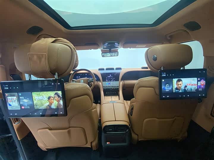 Фото 23 - BYD Yangwang U8