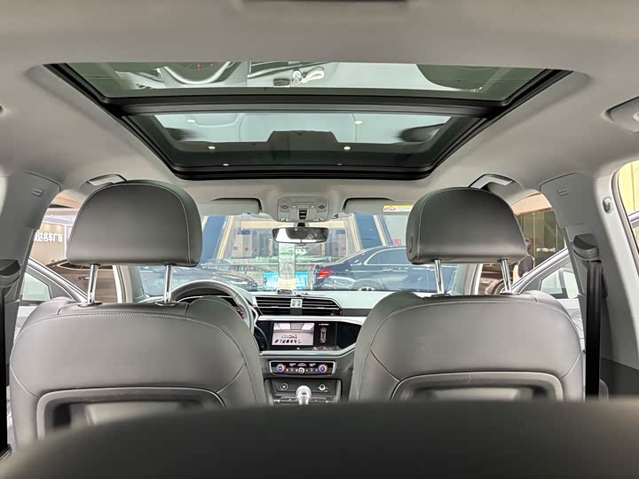 Фото 10 - Audi Q3