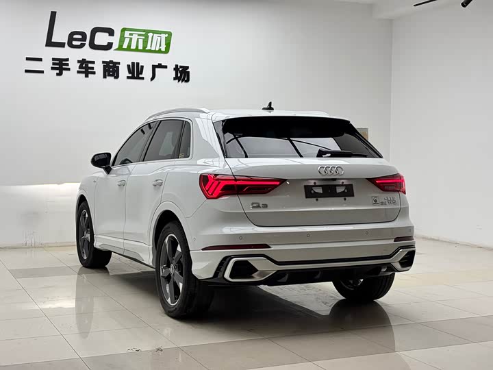 Фото 13 - Audi Q3