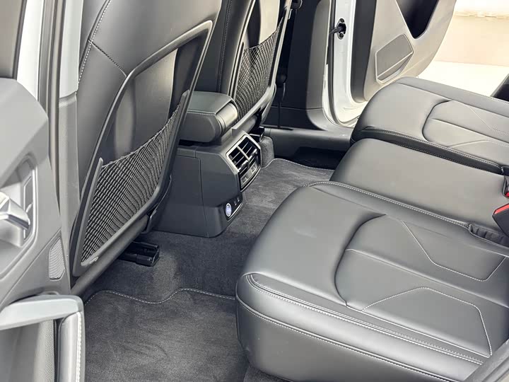 Фото 6 - Audi Q3