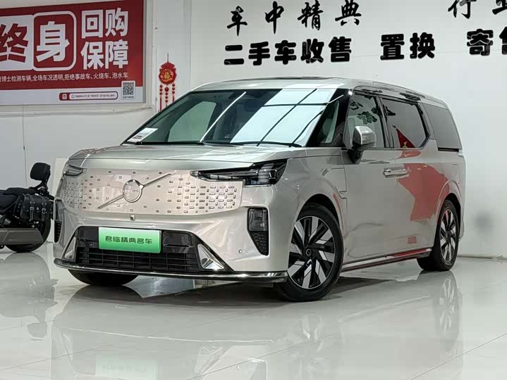 Фото 1 - Volvo EM90