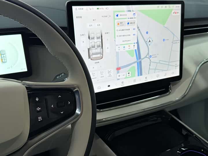 Фото 13 - Volvo EM90