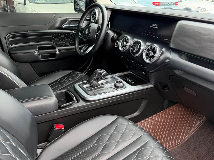 Фото 13 - Tank 300