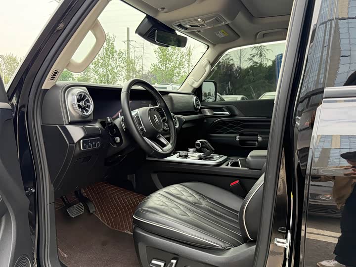 Фото 7 - Tank 300