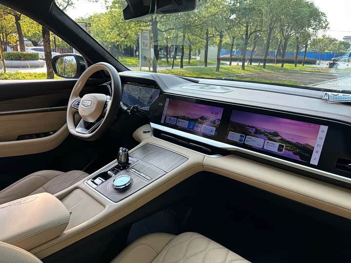 Фото 15 - Geely Monjaro