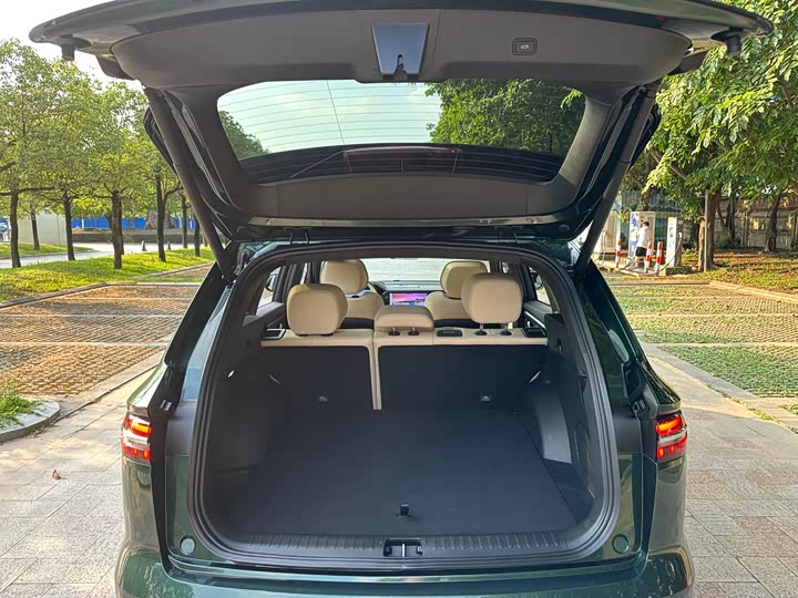 Фото 18 - Geely Monjaro