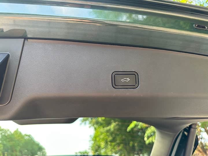 Фото 19 - Geely Monjaro